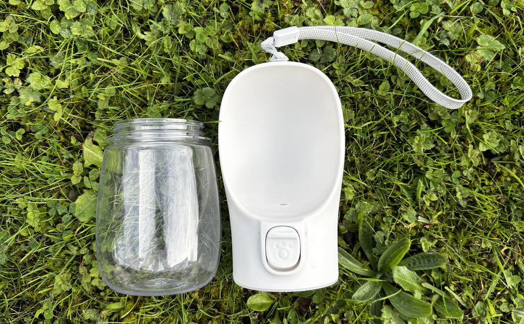 Gourde pour chien 300 ml dévissée en deux parties pour le nettoyage